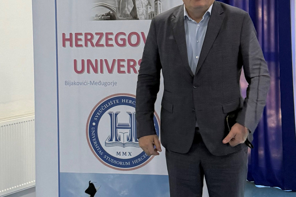 konferencija-na-sveucilistu-hercegovina204CD866-8D1D-4578-2E3B-B081E58354A6.jpg
